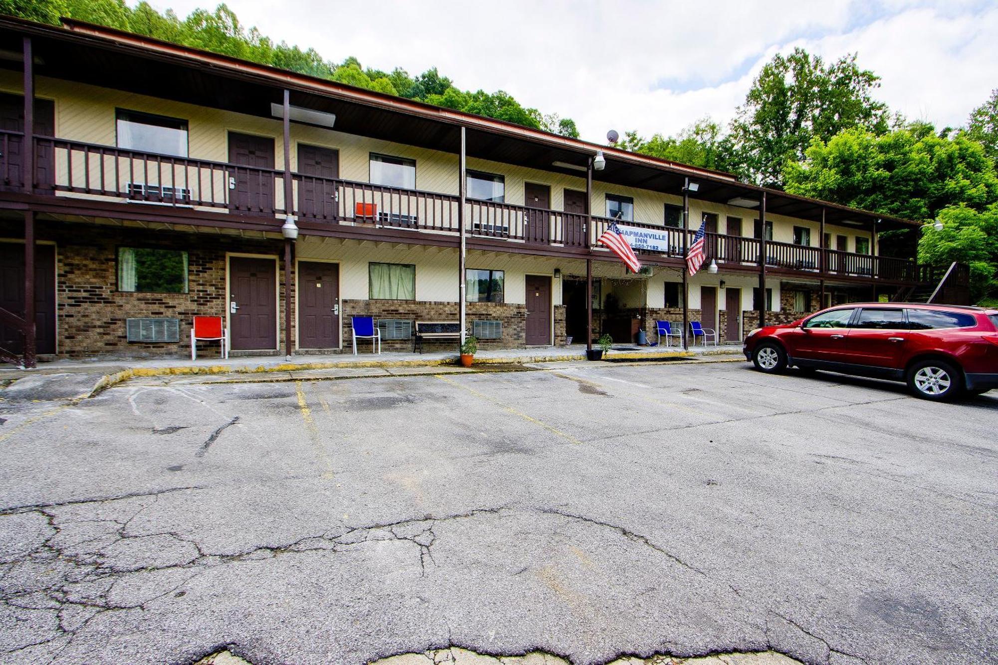 OYO Hotel Chapmanville Inn, WV - Hwy 119 Eksteriør billede