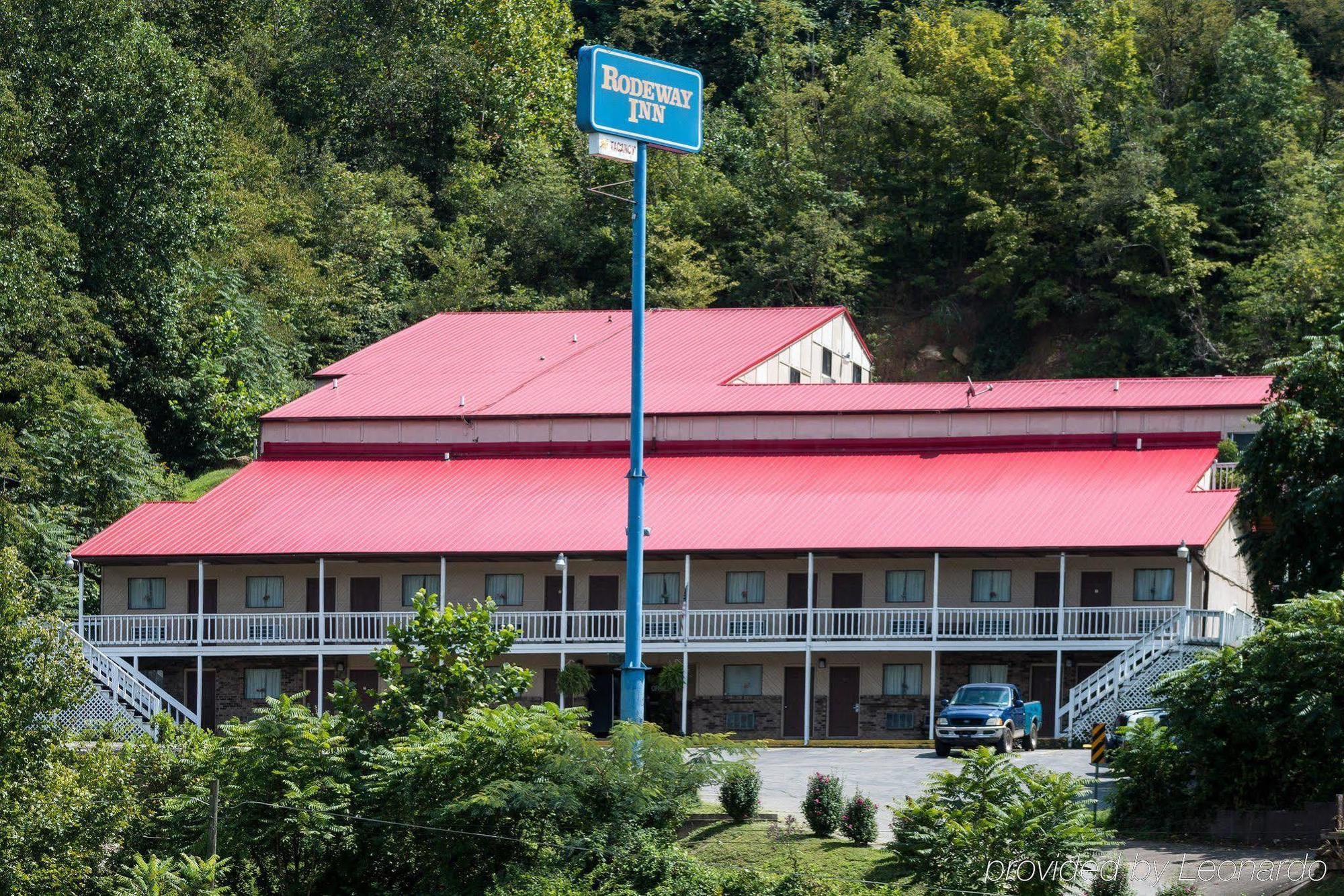 OYO Hotel Chapmanville Inn, WV - Hwy 119 Eksteriør billede